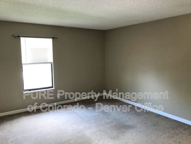 Building Photo - 205 Wright St