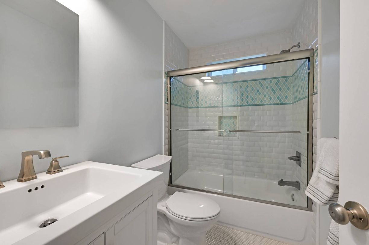 Building Photo - 9 N Quarter Rd