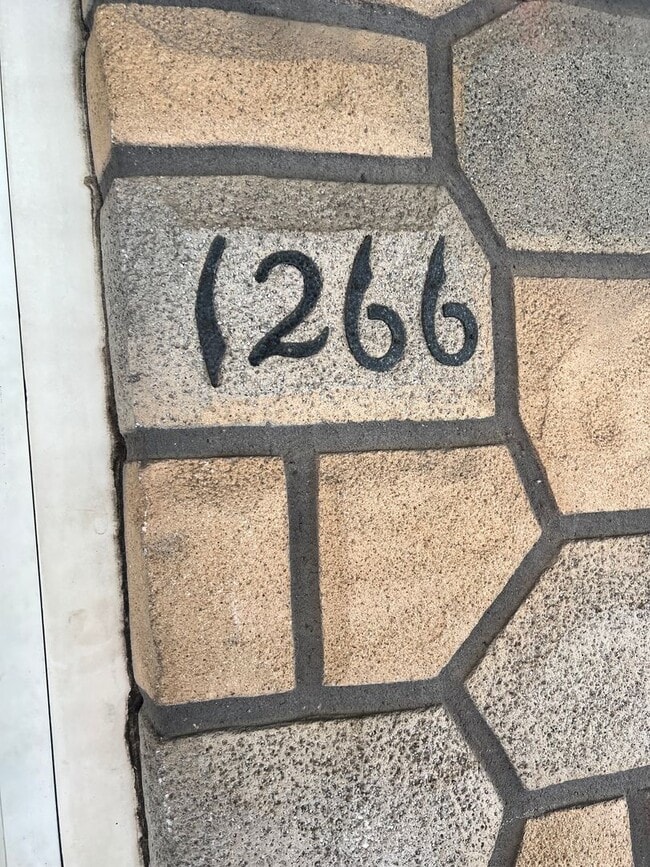 Building Photo - Single Family Home