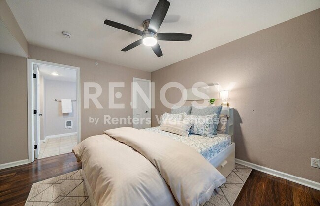 Building Photo - Modern Comfort and a Garage in Prime Aurora Location