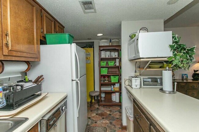 Building Photo - 1906 S Ocean Blvd