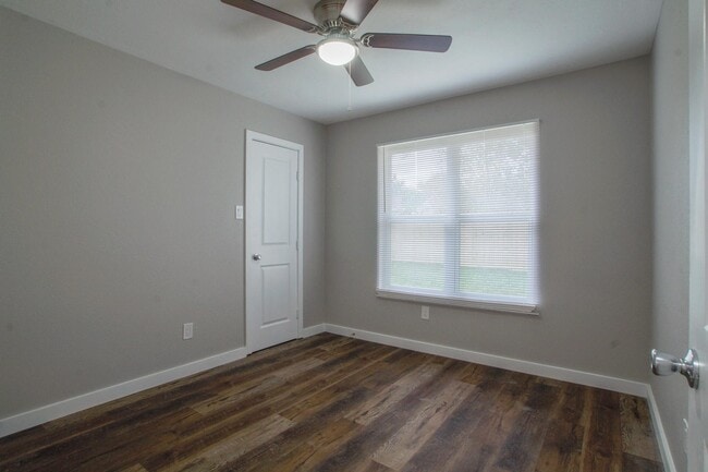 Building Photo - 4131 Lufborough Dr