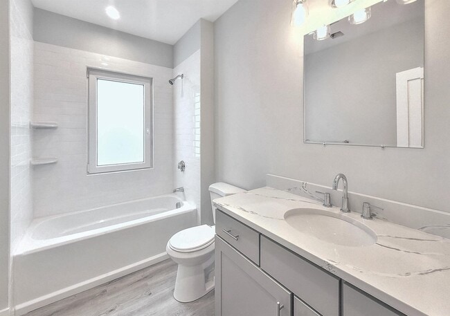 Building Photo - Giant 3 Bed in Roxbury for September 1st - Washer and Dryer in Unit
