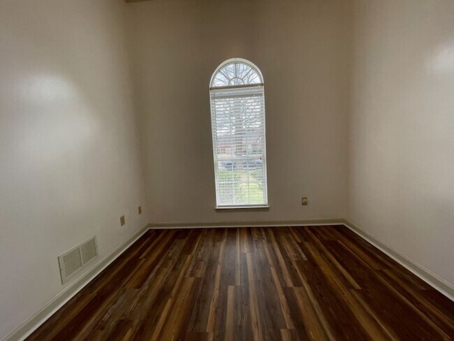 Building Photo - Ravenwood Subdivision, Horn Lake schools!