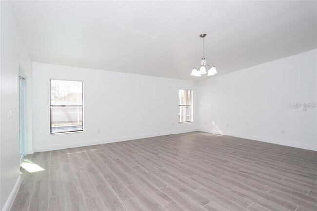 Building Photo - 620 Heraldo Ct