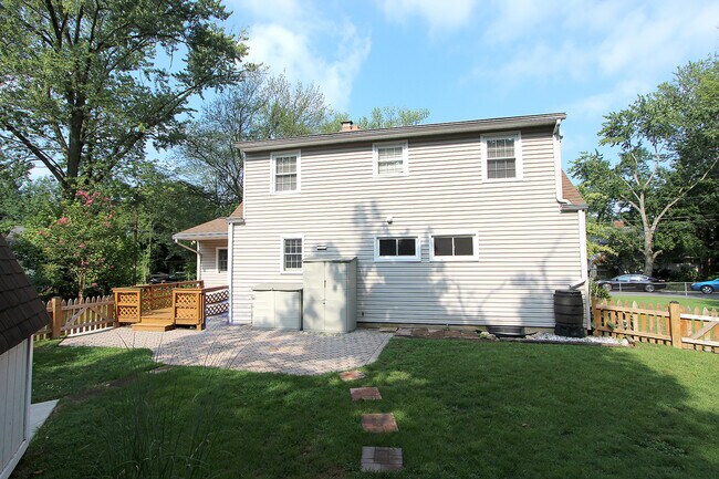 Building Photo - 2204 Luzerne Ave