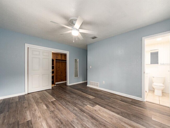 Building Photo - 1549 Linwood Dr