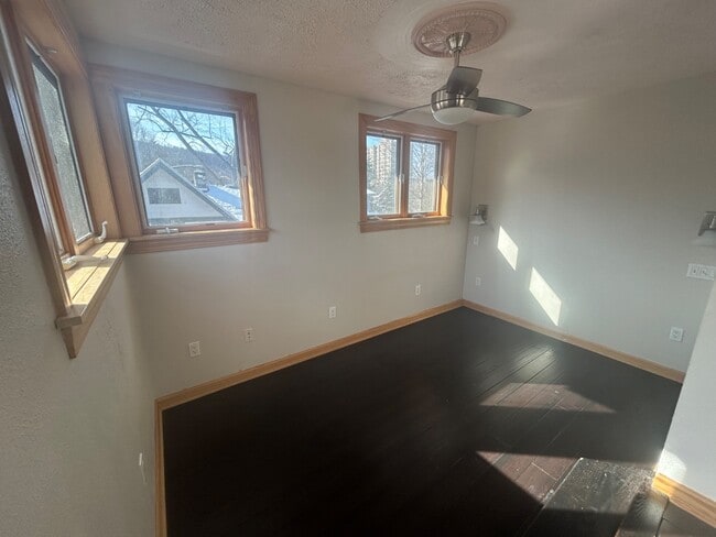 Building Photo - 127 Hyers St