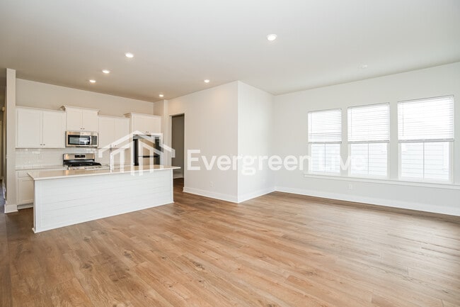 Building Photo - 130 Bloomsbury St