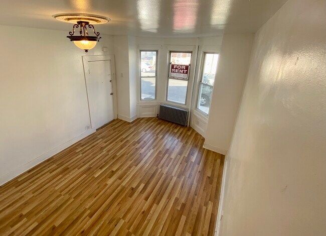 Primary Photo - 114 Marshall St