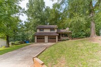 Building Photo - Traditional Tri-Level style