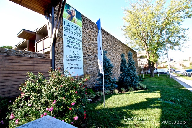 Building Photo - The Lakota on Grand