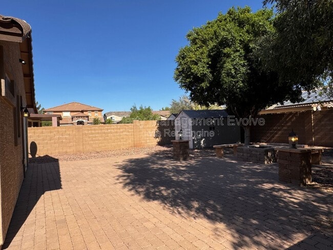Building Photo - 18184 W Saguaro Ln