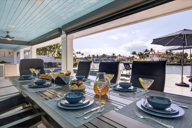 Building Photo - 3109 NE 42nd Ct