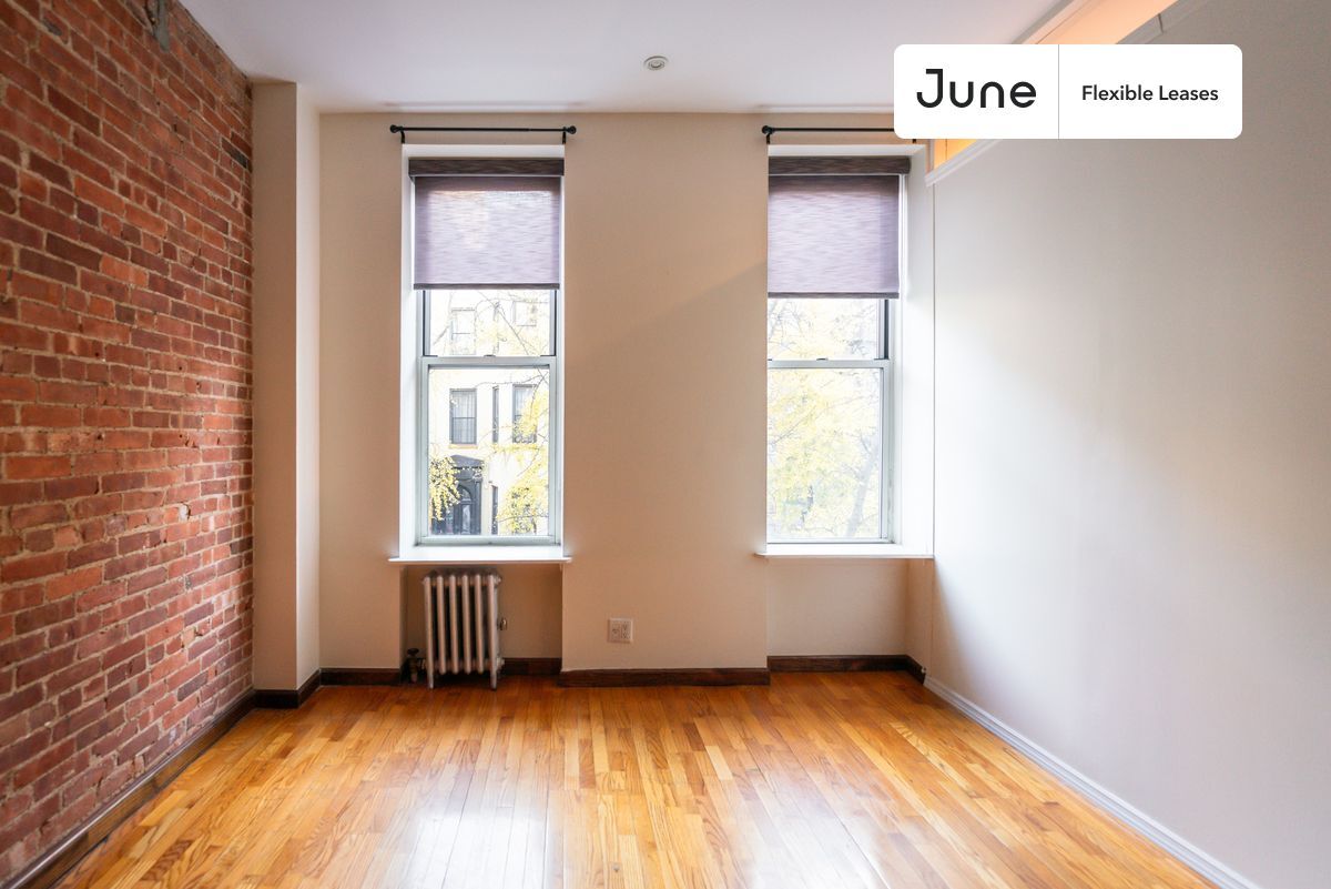 Building Photo - 349 W 46th