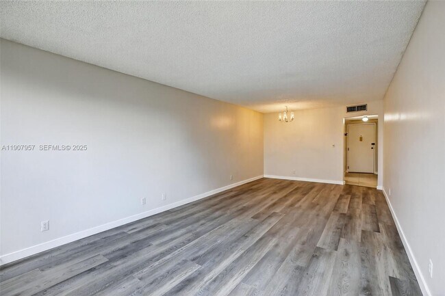 Building Photo - 6500 Cypress Rd