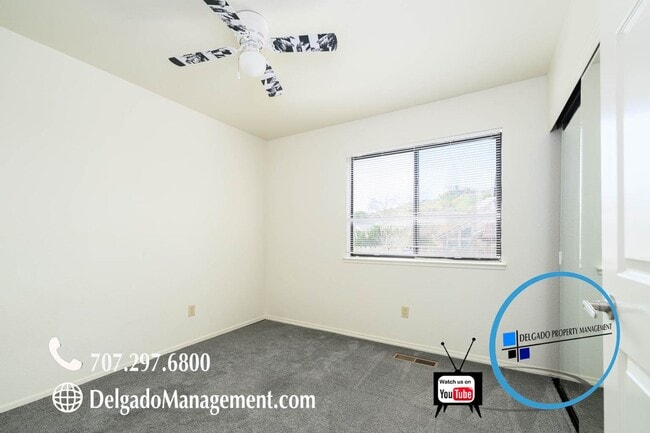 Building Photo - Gorgeous Glen Cove 4 bedroom home.