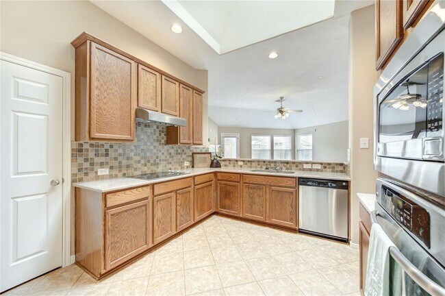 Building Photo - 5806 Cedar Field Way