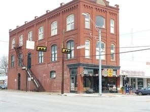 Primary Photo - 301 Main St