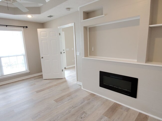 Building Photo - Waterfront Home on Lake Marin! 3 BR|2.5 BA with Great Outdoor Space!