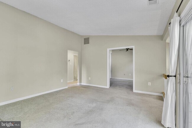 Building Photo - 11041 Villaridge Ct