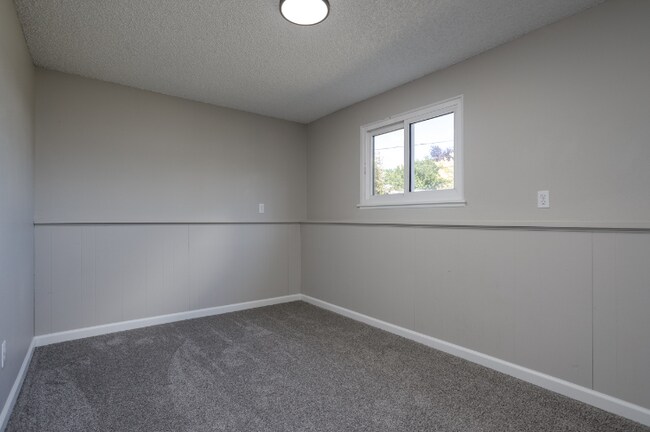 Building Photo - 1409 Orchid Ct