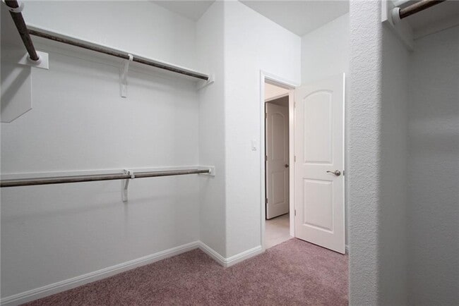 Building Photo - 113 Meadow Wood Cv