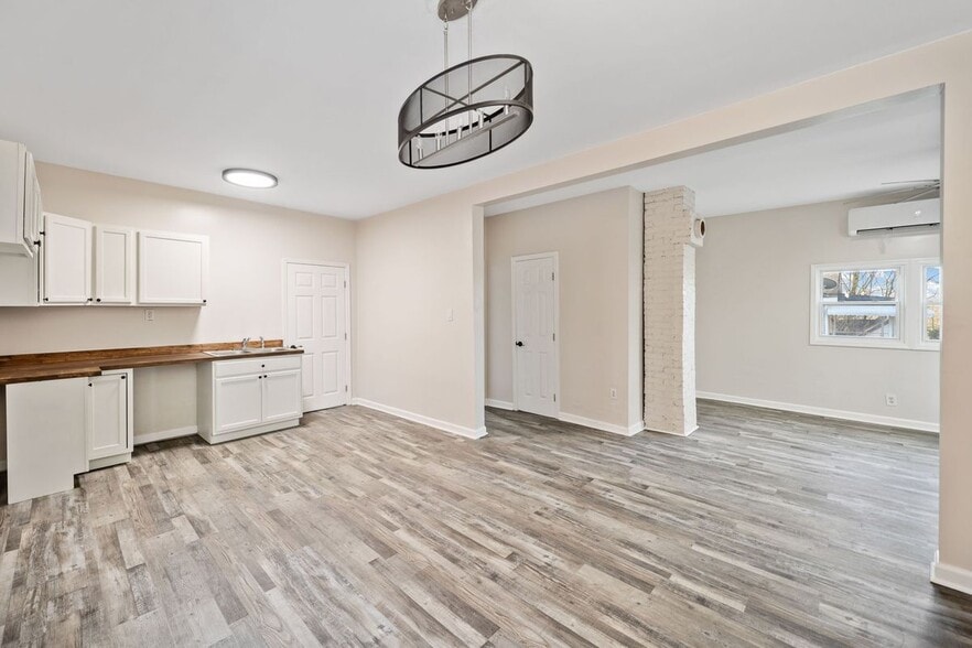 Building Photo - 125 Roosevelt St