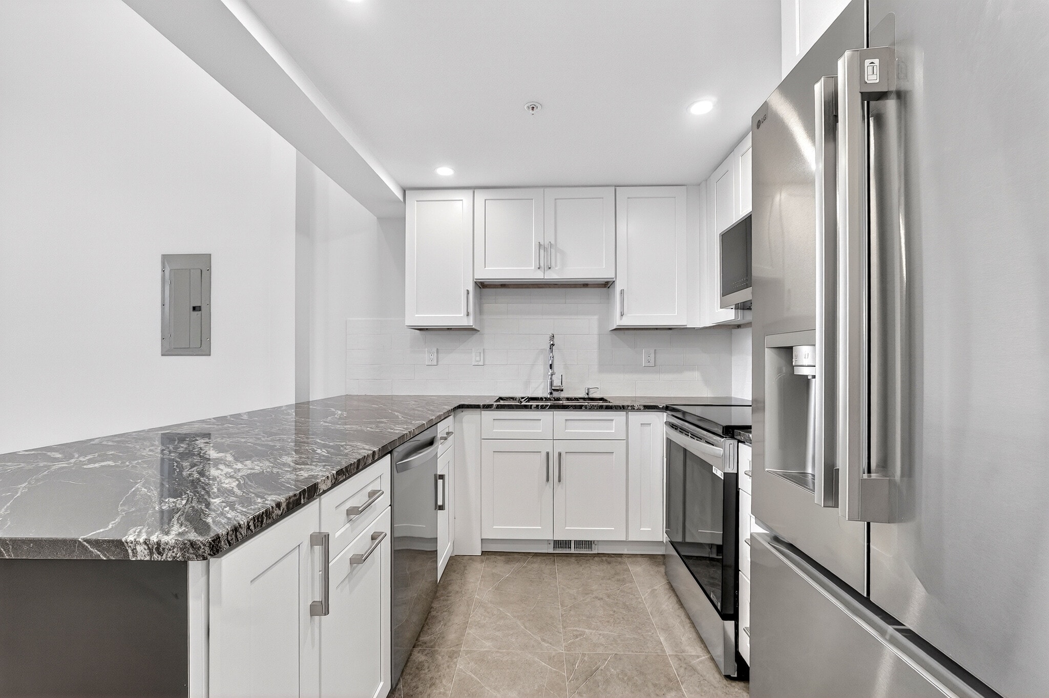 Building Photo - 151 Belmont St