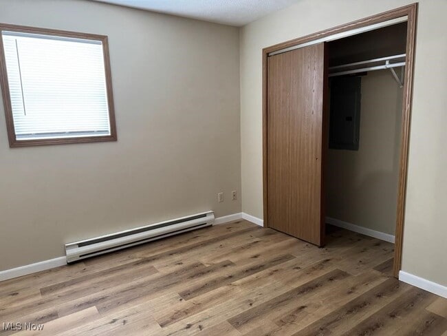 Building Photo - 118 8th Dr NE