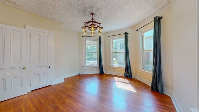 Building Photo - Bright & Spacious 1-Bedroom Apartment