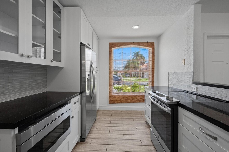 Building Photo - 3800 Miramontes Cir