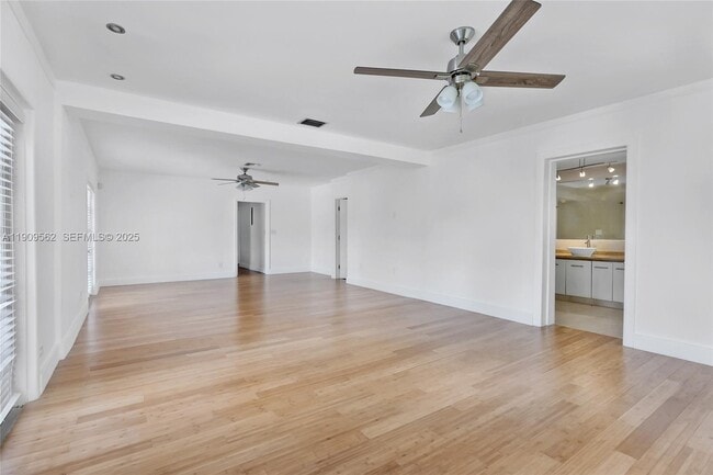 Building Photo - 13820 SW 82nd Ave