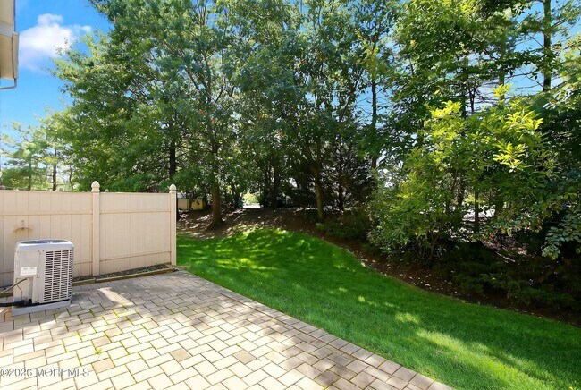 Building Photo - 90 Banyan Blvd