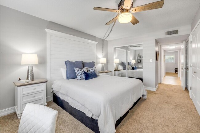 Building Photo - 2100 N Peninsula Ave