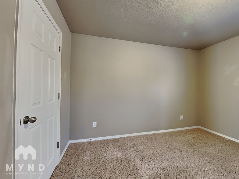 Building Photo - 407 Westwood Dr