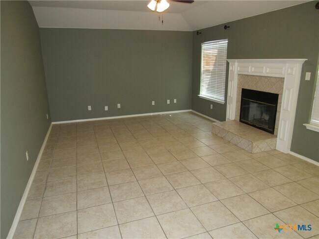 Building Photo - 5812 Montrose Dr