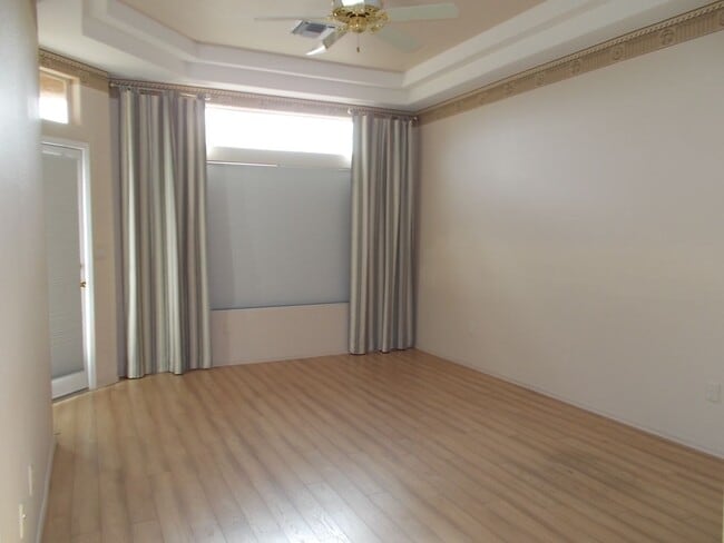 Building Photo - Single-Story Townhome with Golf Course Views in Summerlin