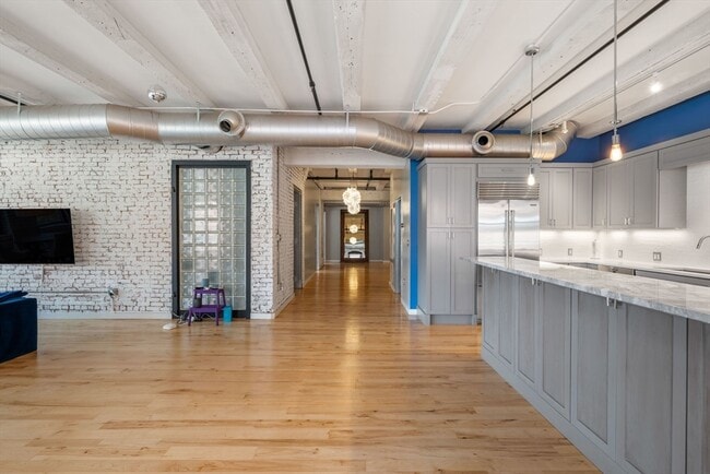 Building Photo - 21 Wormwood St