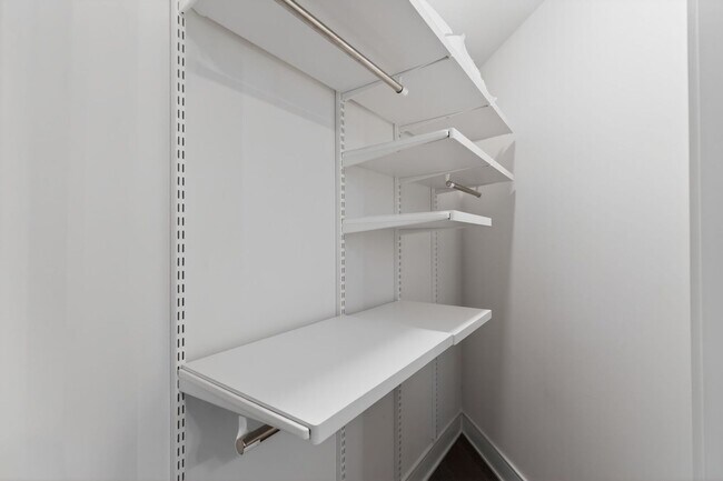 Building Photo - Charming Furnished HighRise 2BR Condo in Atlanta