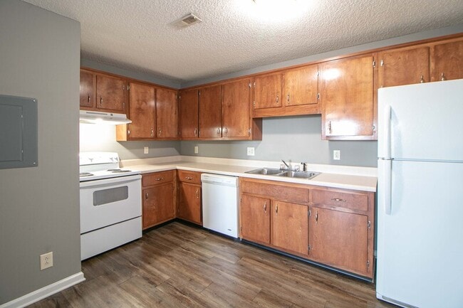 Building Photo - 145 Darlene Dr