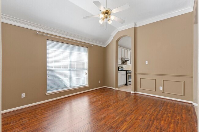 Building Photo - 10415 Courtley St