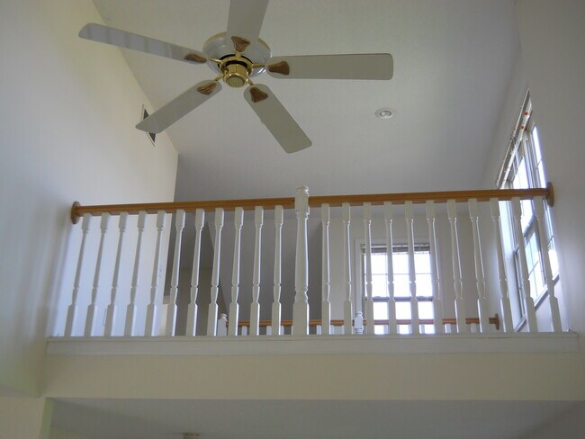 Building Photo - 931 Jasmine Dr