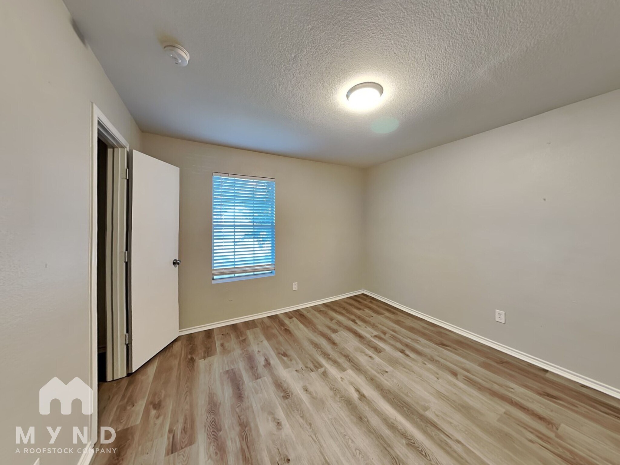 Building Photo - 1157 Boxwood Dr