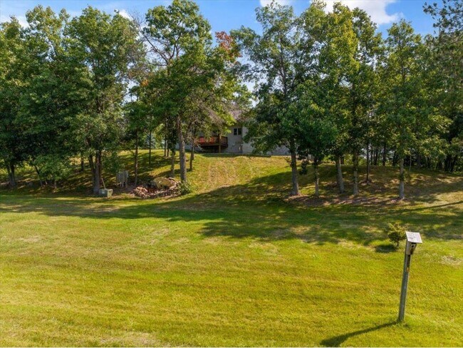 Building Photo - 11423 Fawn Lake Rd