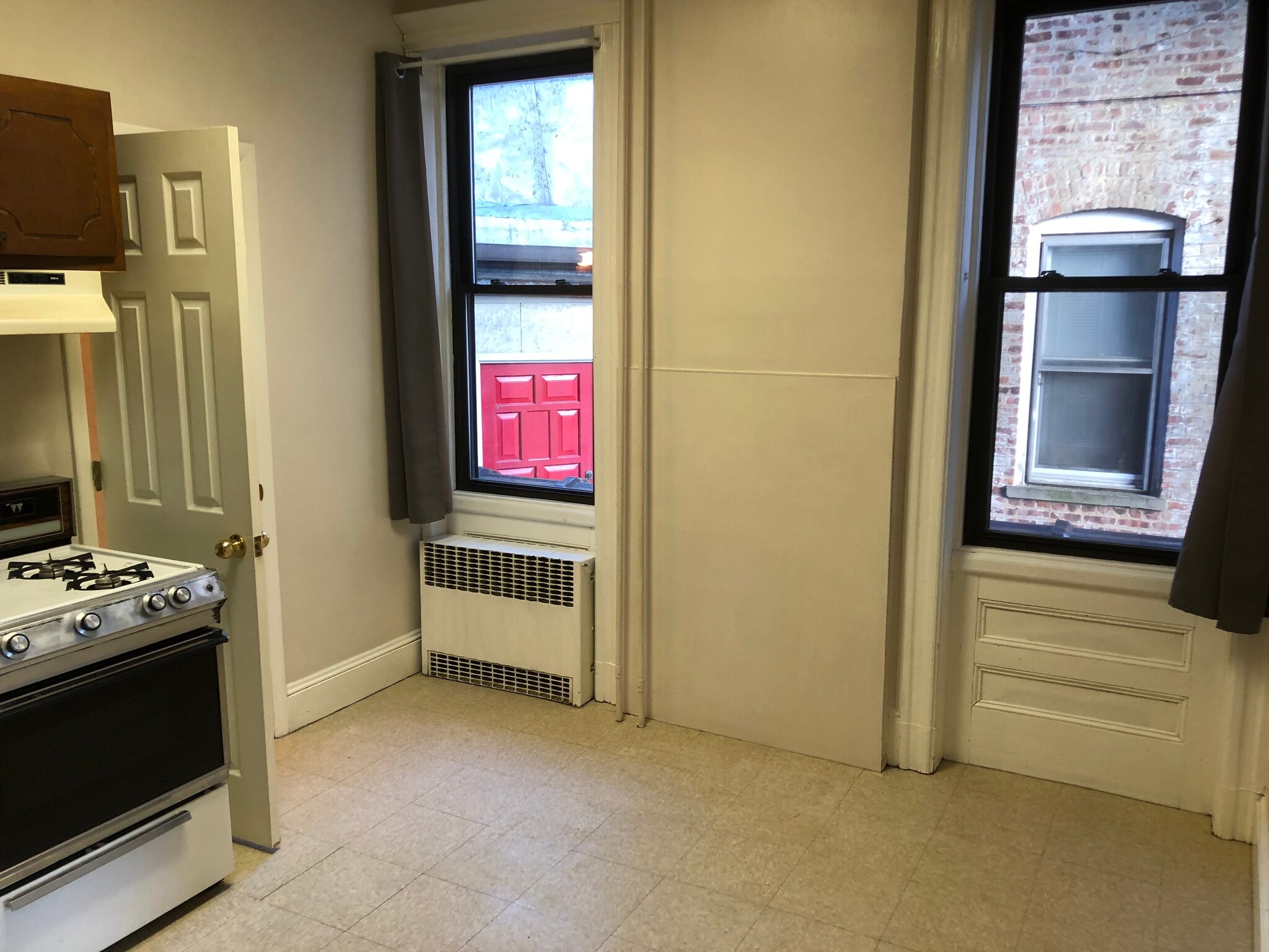 Building Photo - 513 9th St