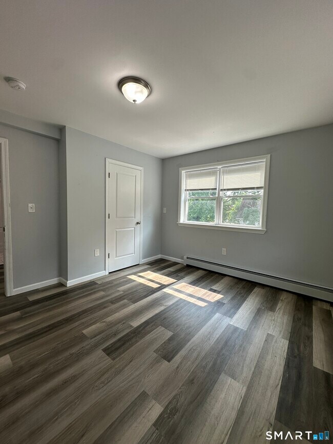 Building Photo - 178 Martin St