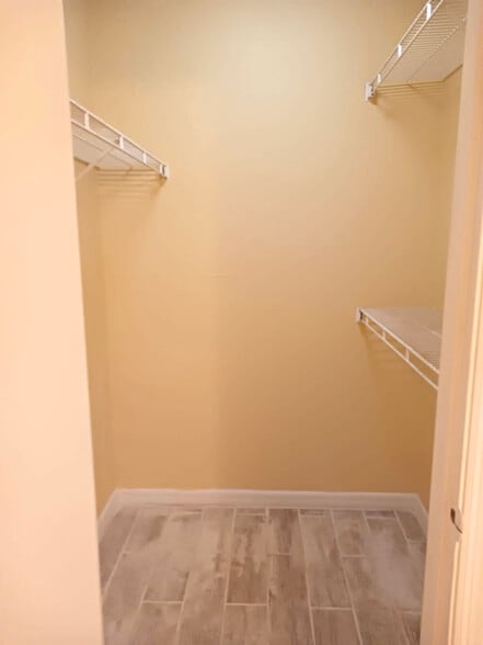 Building Photo - 4518 Commander Dr