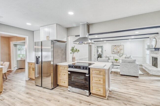 Building Photo - 402 Bauxhall Ct