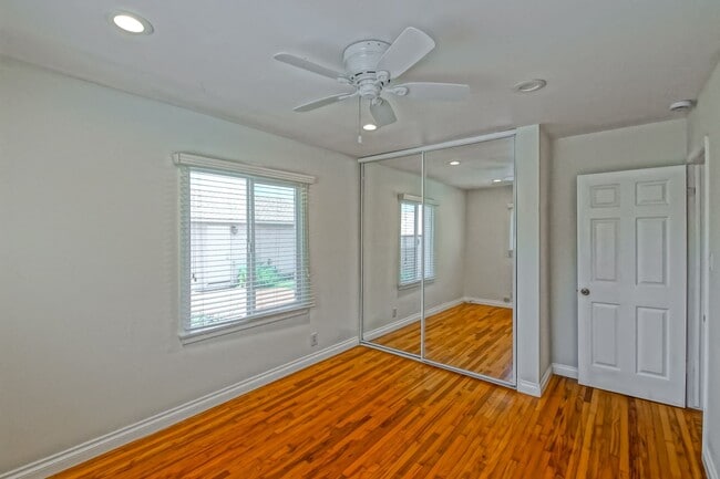 Building Photo - CHARMING, BRIGHT & AIRY HOME ON LARGE CORN...